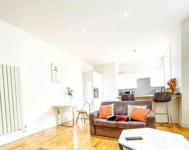London 2 Bed Apartment
